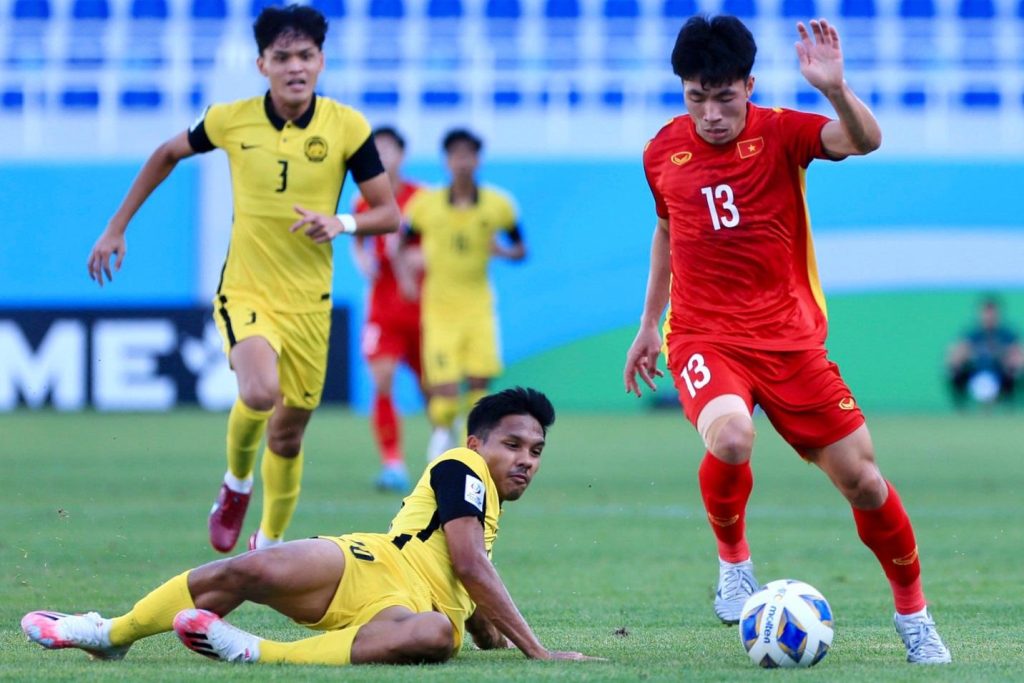 Việt Nam thắng 2-1 trước Malaysia